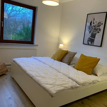 Wohnung Mit Garten & Parkplaetzen Bremen Exterior photo