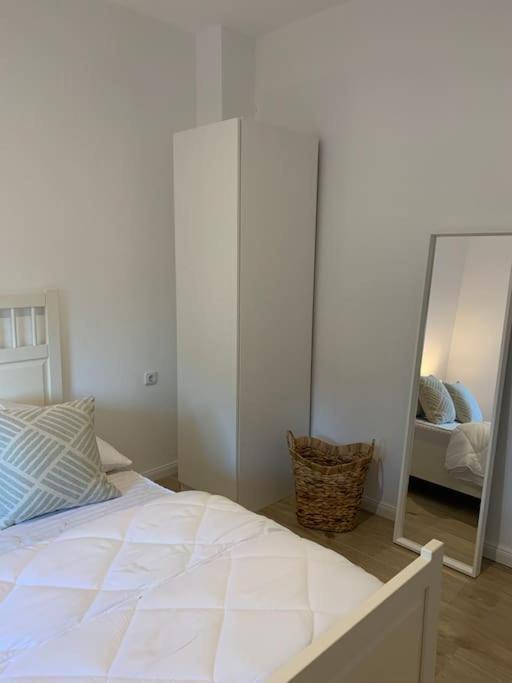 Wohnung Mit Garten & Parkplaetzen Bremen
