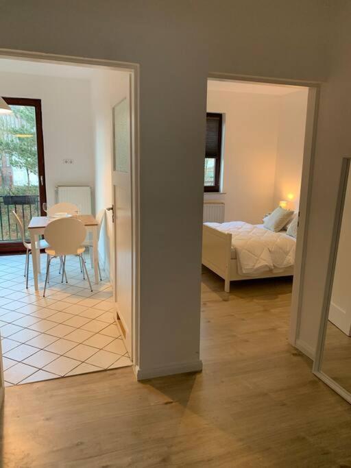 Wohnung Mit Garten & Parkplaetzen *