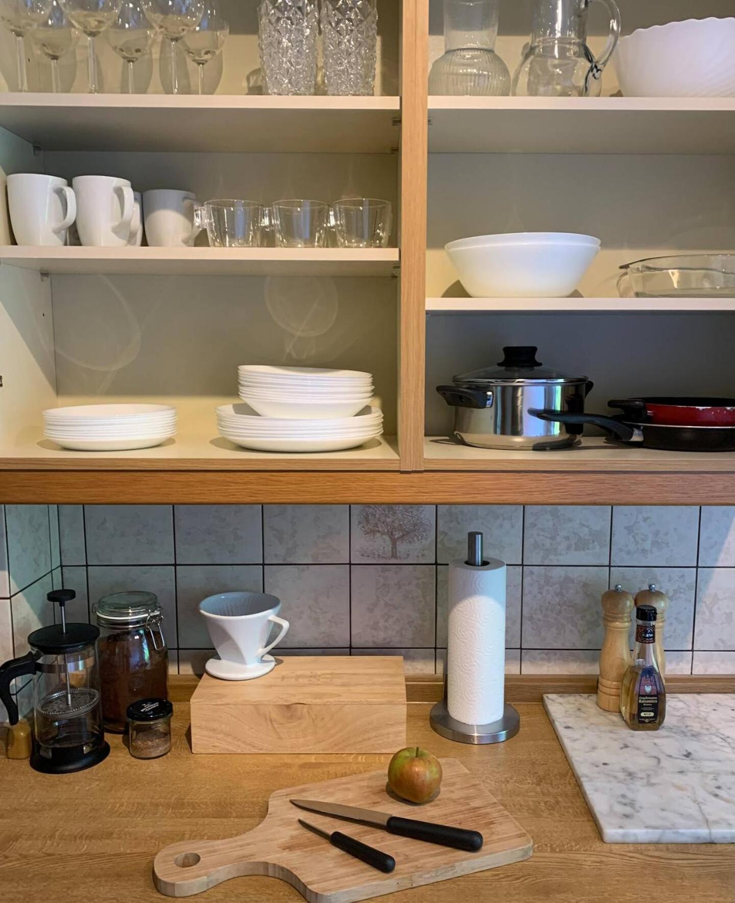 Apartment Wohnung Mit Garten & Parkplaetzen *
